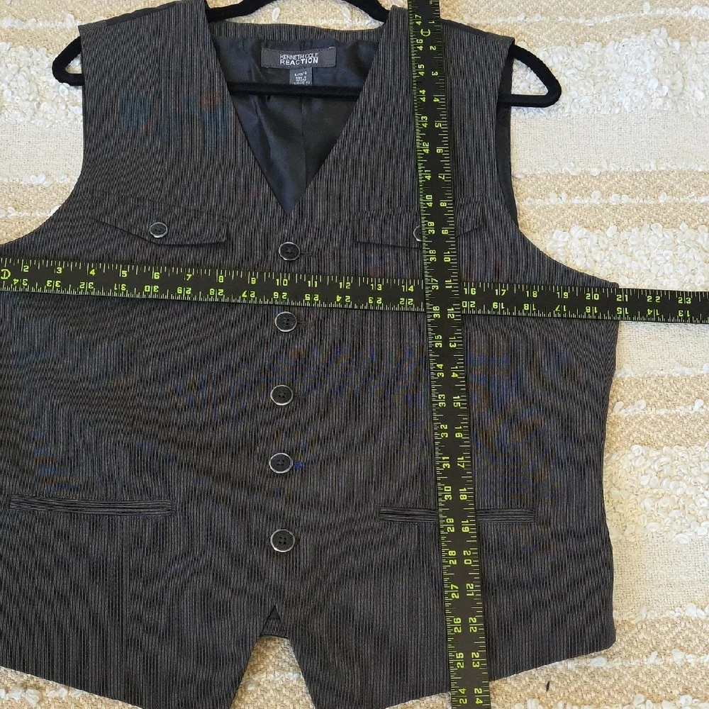 Kenneth Cole Reaction smart sleeveless